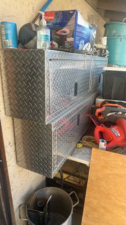 Set of tool boxes 6.7 bed