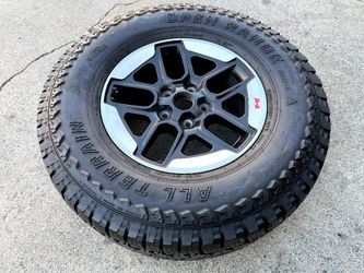SINGLE 17" Jeep Rubicon Gladiator Rims 5x5 Wheel 285/70R17 Tire Wrangler