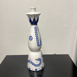 Vase - Beautiful Ceramic Vintage Style Bottle Shape at 15”. In Very Good Condition!! Only $10.