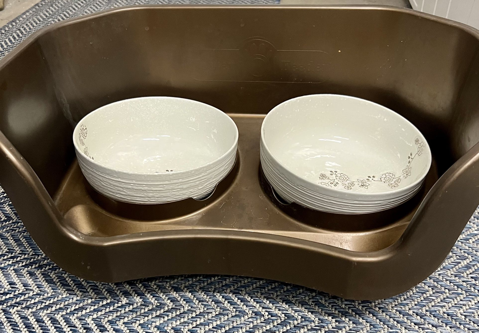 Lowered Price Dog Bowls With Tray For Sloppy Dogs