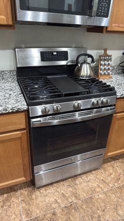 GE Stove (Gas)