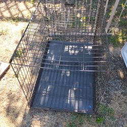Medium Dog Crate $10
