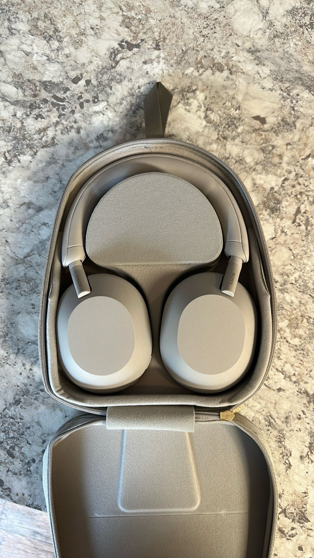 Sony WH-1000XM5
