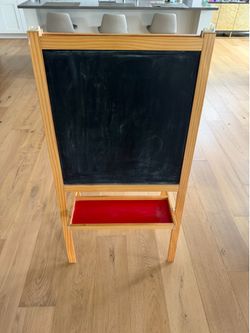2-in-1 Kids Art  easel with Magnetic Board, Chalkboard