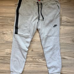 Grey Nike Sweatpants Size Medium Men’s