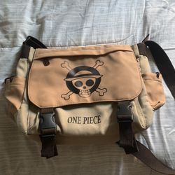 ONE PIECE Messenger Bag
