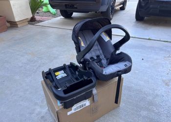Brand New Baby Trend EZ-Lift Plus - Child Car Seat w/ Base, Black