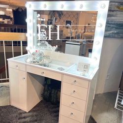 White Hollywood Led Makeup Vanity 