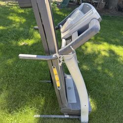 Selling Good Working Golds Gym Treadmill