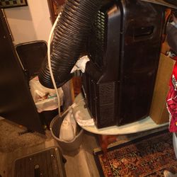 Portable AC, John Wayne Collectors Mem Etc