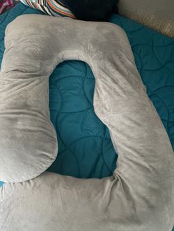 Pregnancy pillow FREE!!