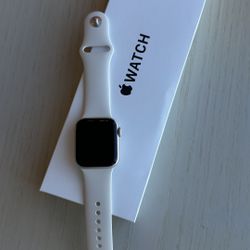 Apple Watch SE (2nd Gen) 