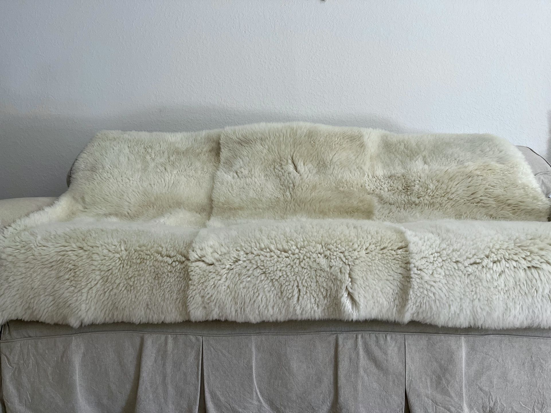 Luxurious Ivory Sheep Skin Rug/Blanket/throw Huge 6x4 New From Argentina