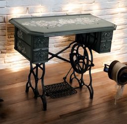 Desk / Table