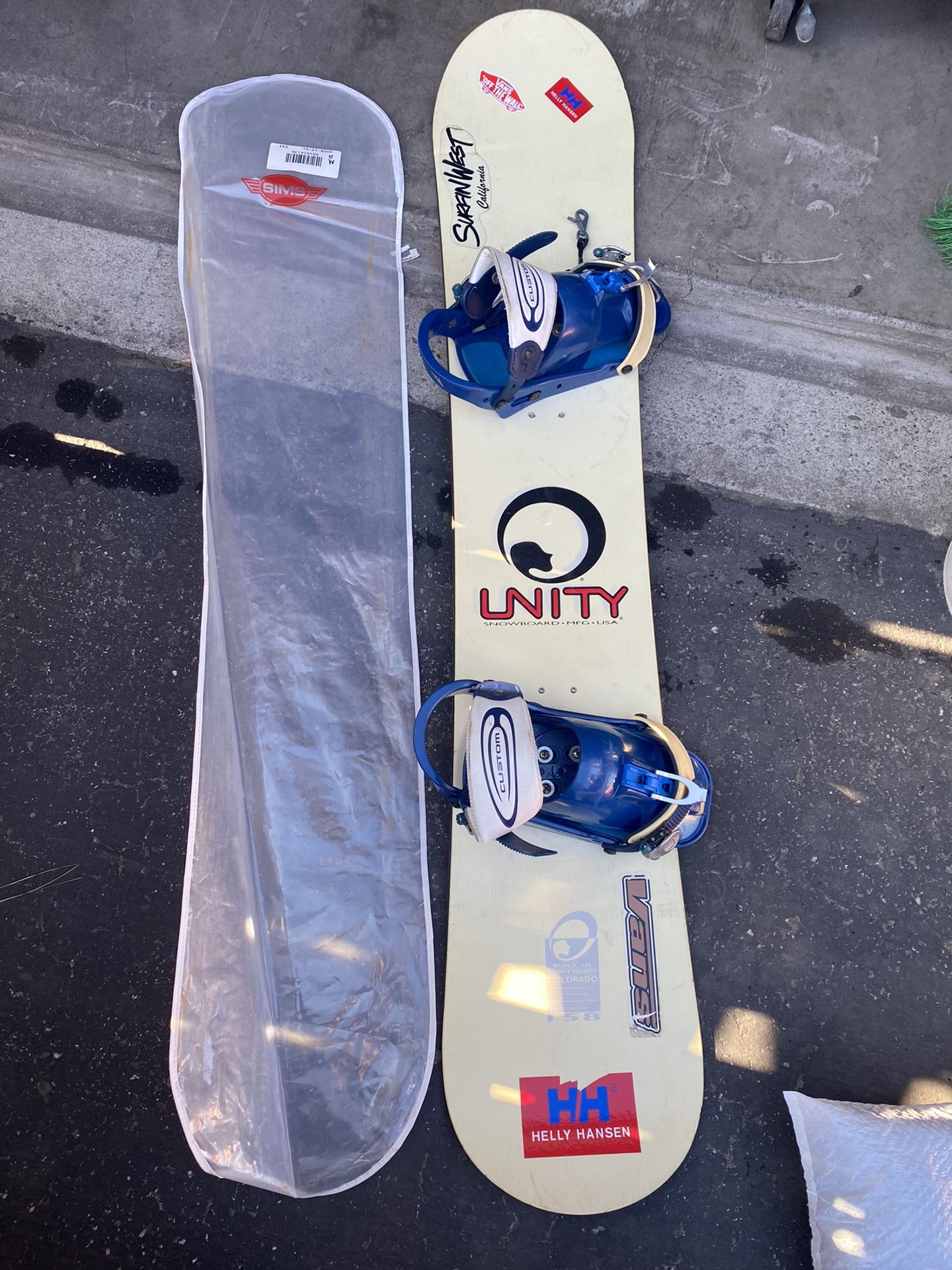 Unity Snowboard W/bindings And Bag