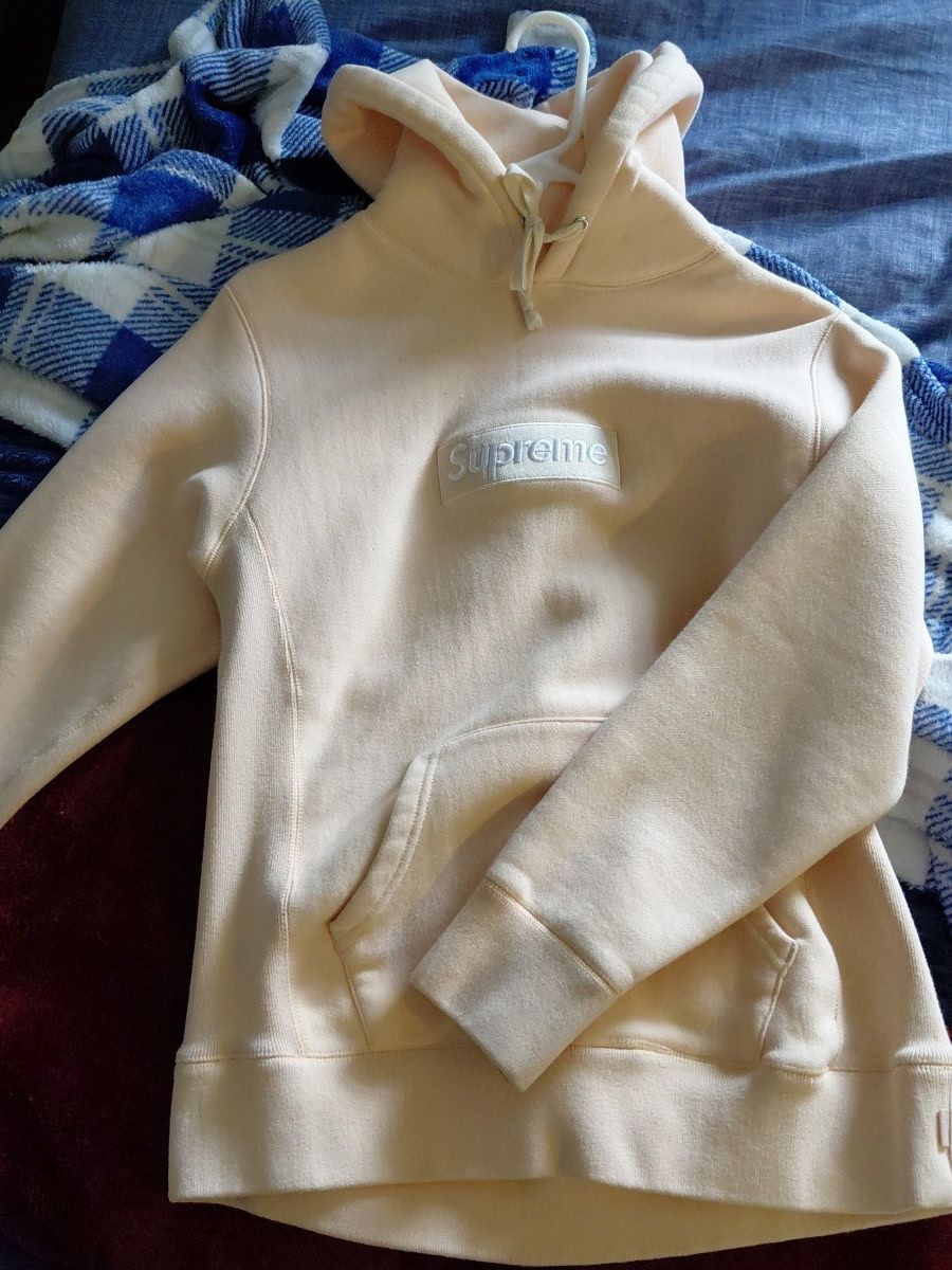 SUPREME hoodie