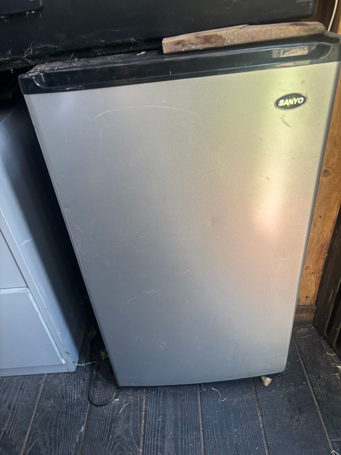 Sanyo Mini Fridge