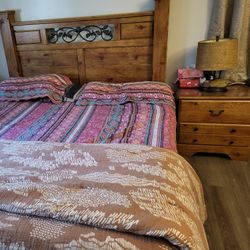 Queen Solid Wood Bedroom Set