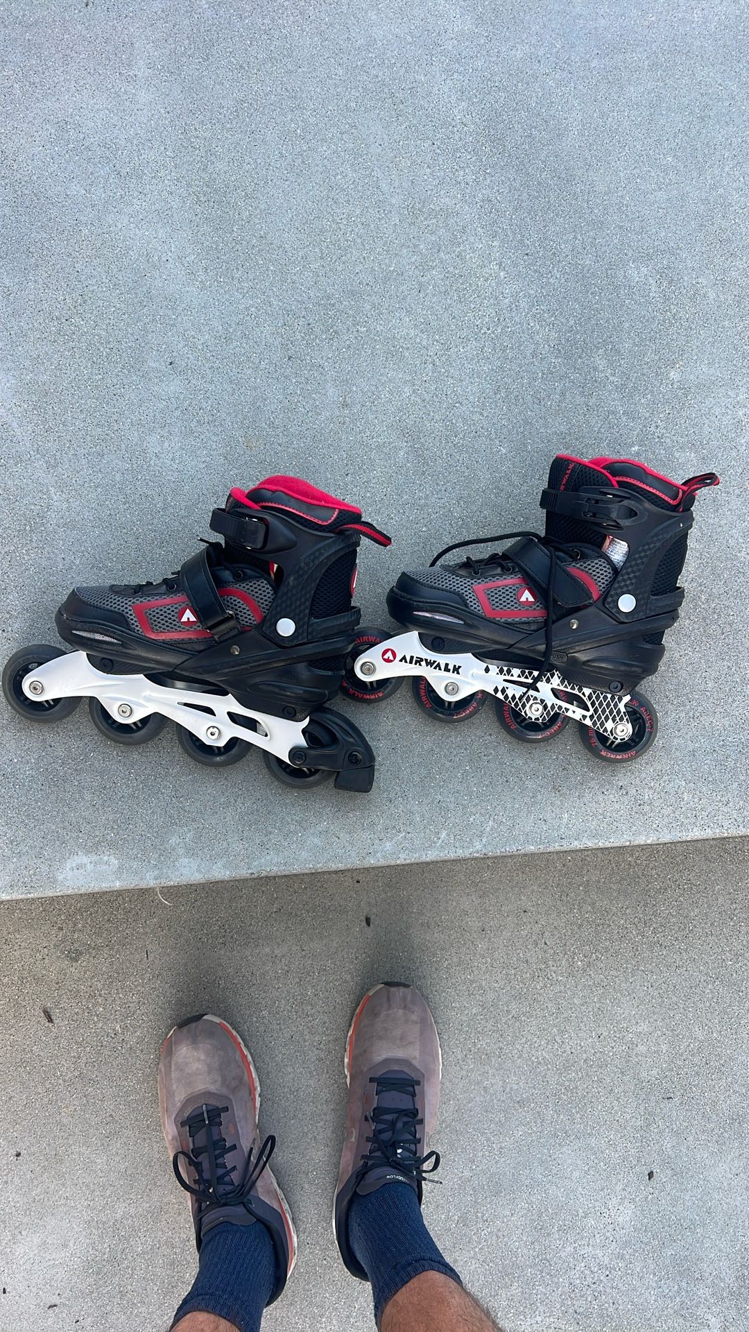 Adjustable inline skates