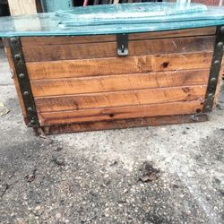 Nice Size Trunk With Glass Top..