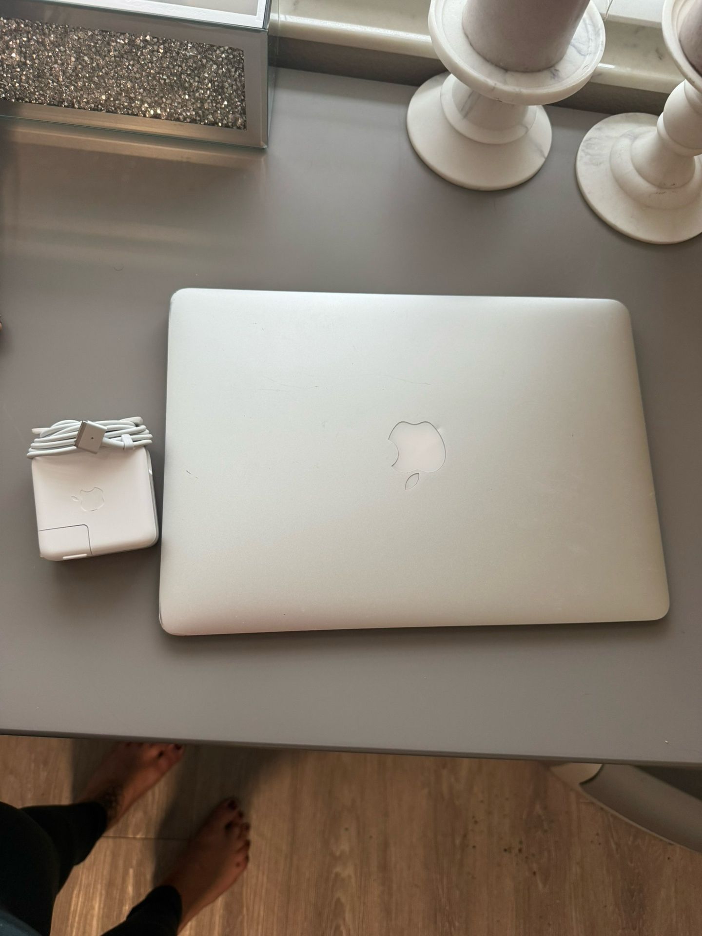MacBook Air Laptop 13-inch 