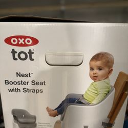 Oxo booster Seat With Straps 