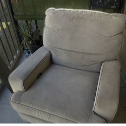 Recliner sofa For FREE
