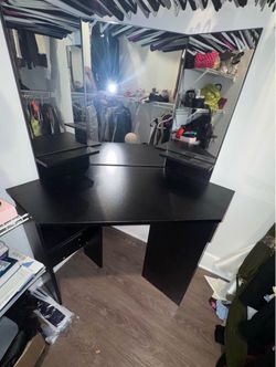 Black Corner vanity with three mirrors