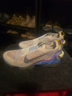 GENTLY USED Nike Air Max Size 11