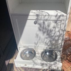 Selling dog food station From “gradinroad”website!