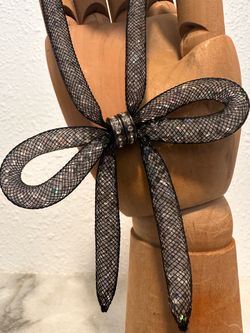 Betsey Johnson mesh bow necklace