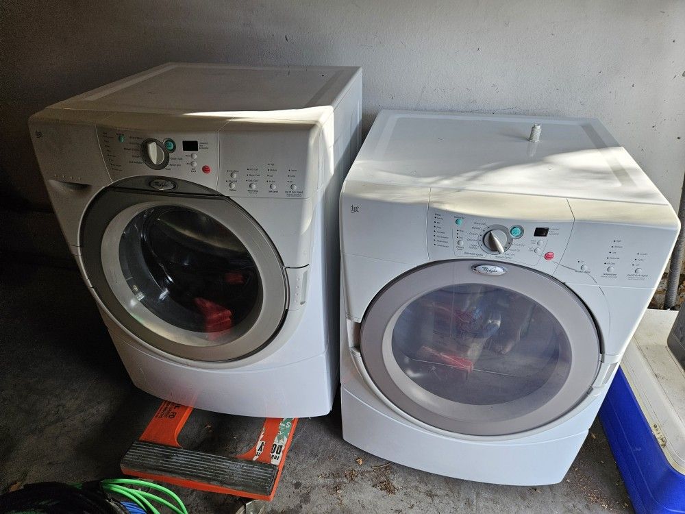 Whirlpool Duet Washer And Electric Dryer-LIKE NEW!!