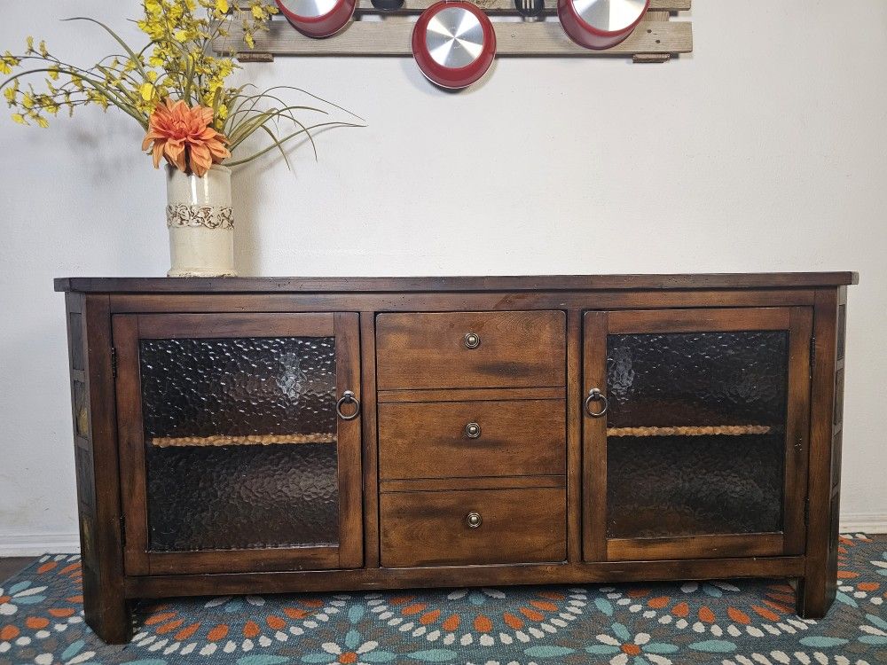 Dresser/credenza