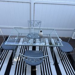 Outdoor Table and Chairs 