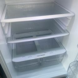 REFRIGERATOR 