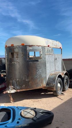 1975 2 horse trailer