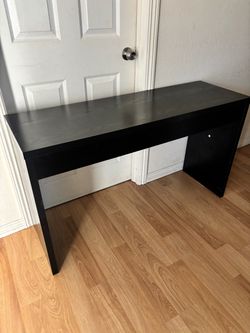 Black Wood console