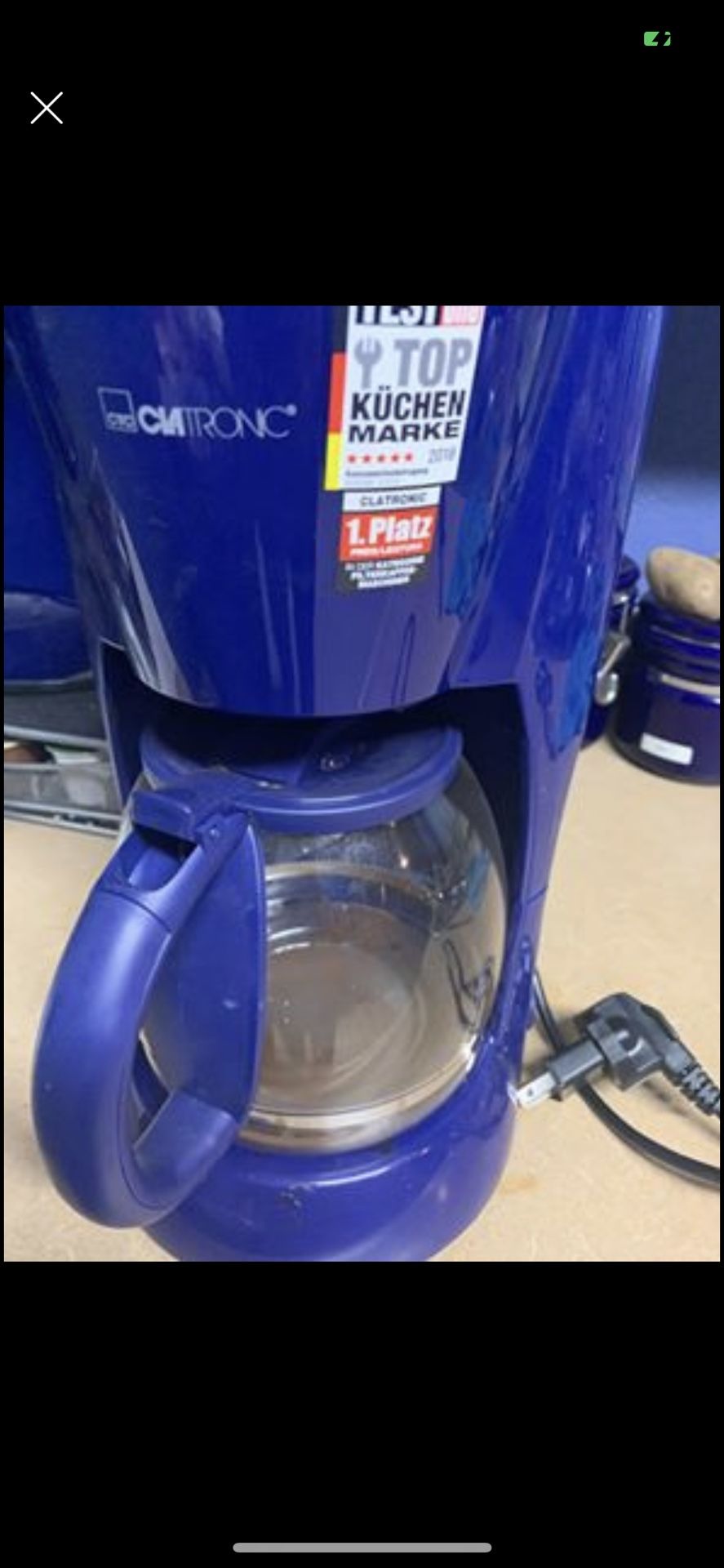 Two coffee pots n two coffee pod holders all for $60 cash