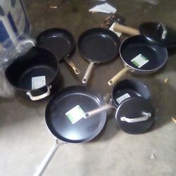 Eight Piece Green Pan Set