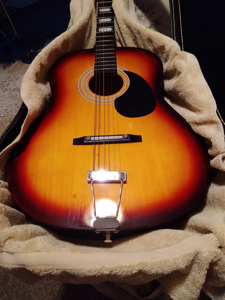 STELLA HARMONY. BEUITFUL VINTAGE GUITAR