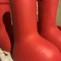 Red Boots 