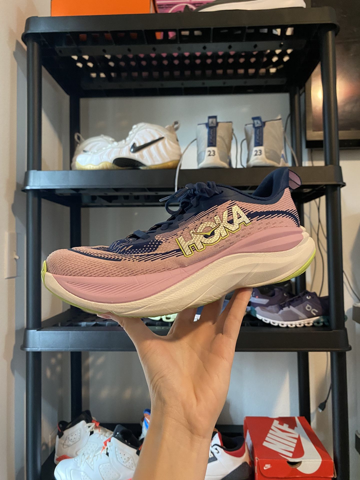 Hoka Skyflow Midnight/Pink Twilight Size 9b Womens