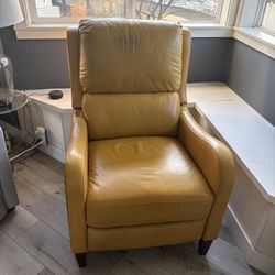 Reclining leather Lounge Chairs