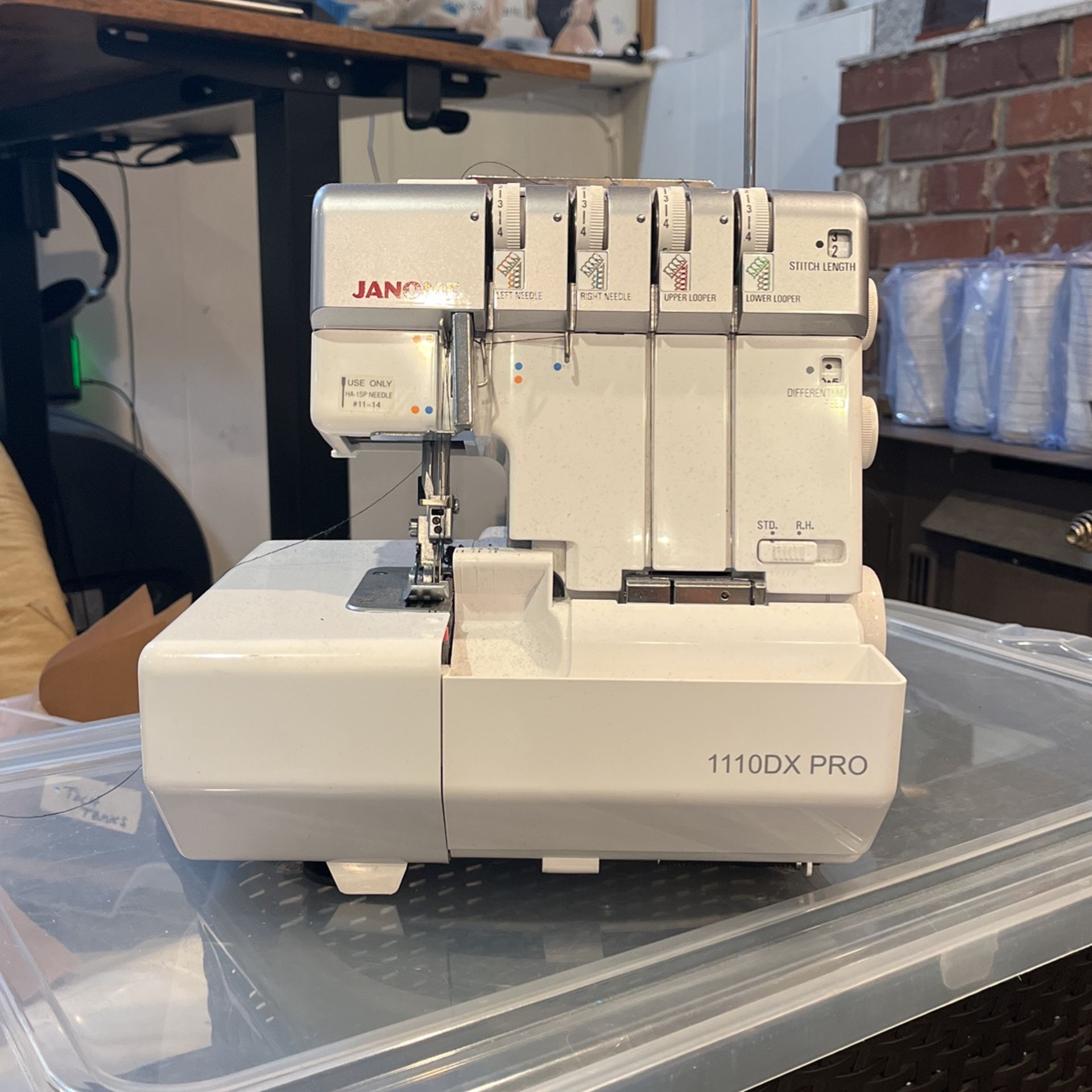 Janome Serger 1110DX PRO