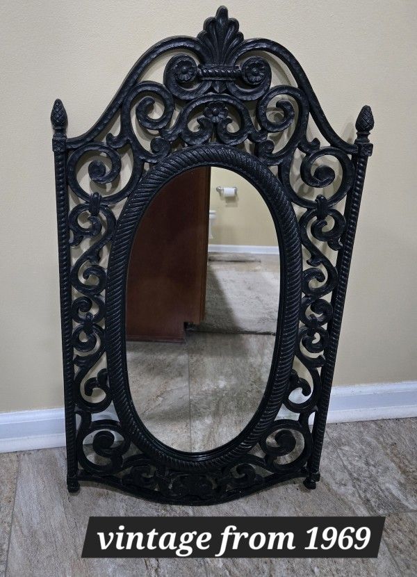 VINTAGE 1969 HOMCO MIRROR