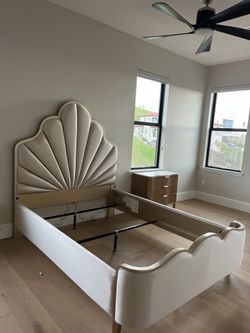 Beautiful Q Size Fabric Frame - Seashell Look - Matching Side - NO CREDIT NEEDED