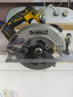 DeWalt flex volt circular saw
