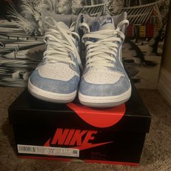 Jordan 1 Hyper Royal Size 13
