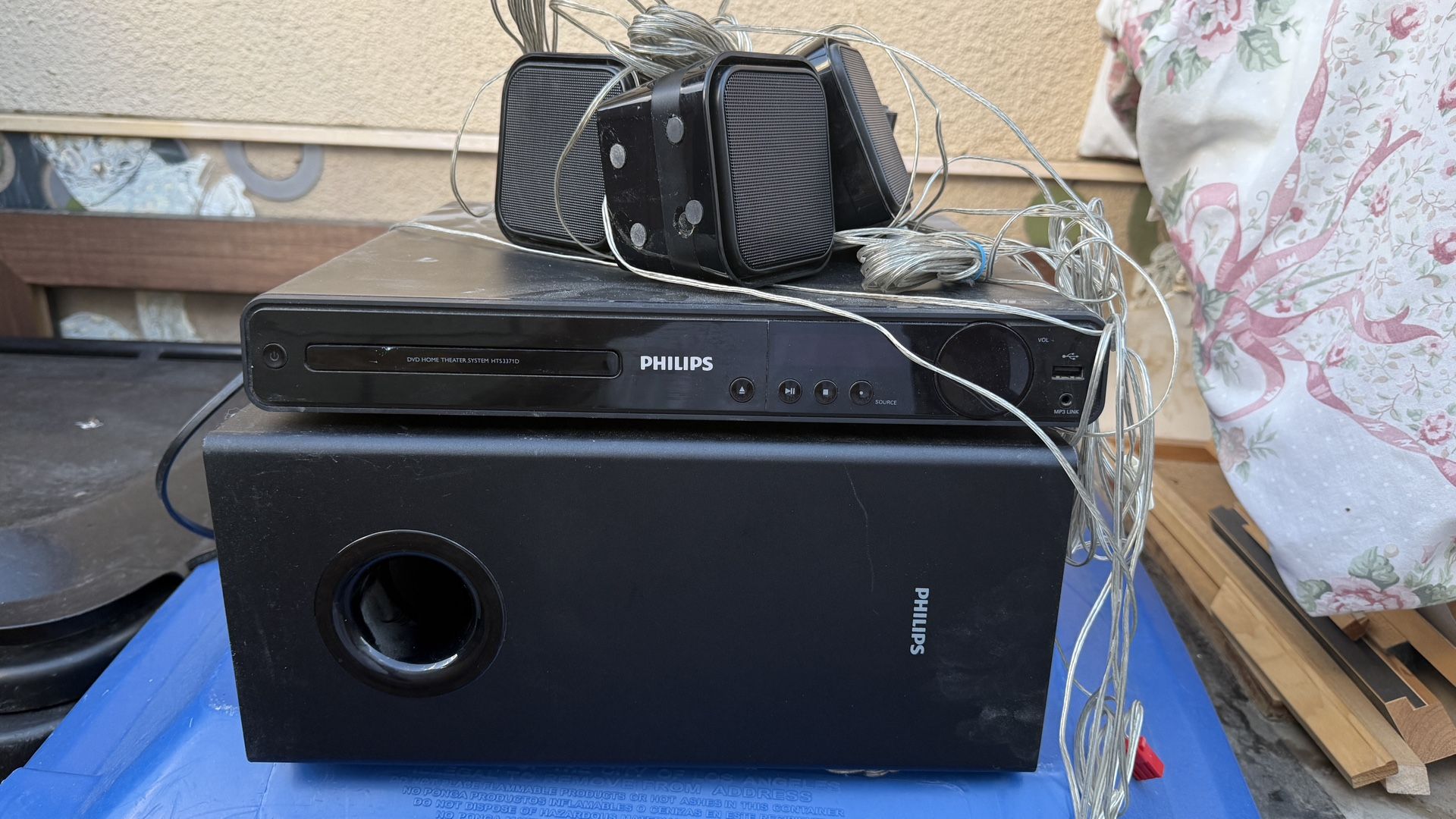 Philips DVD Home Theatre System 5.1 Home theater HTS3371D Subwoofer 5 Speakers 