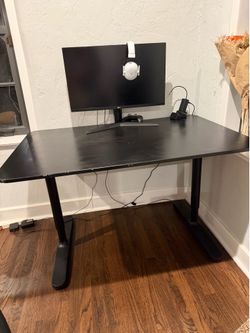 Black Desk – Modern & Sturdy